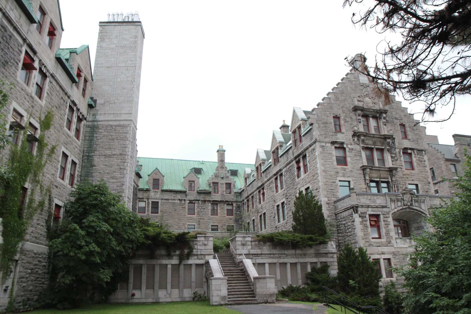 Hersey Pavilion, Royal Victoria Hospital, Montreal - 02.JPG